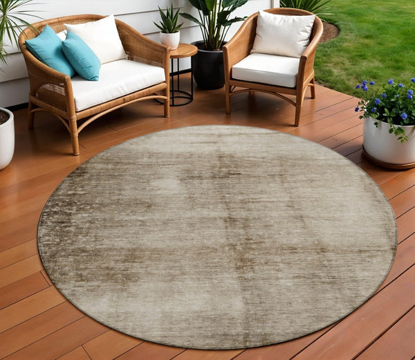 HomeRoots 8' Round Abstract Area Rug in Beige and Brown - Washable, Durable, Perfect for Indoor and Outdoor Use! 623925