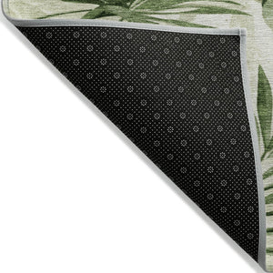 HomeRoots 8' Durable Artichoke Green & Ivory Round Floral Area Rug - Washable for Indoor & Outdoor Use! 623997