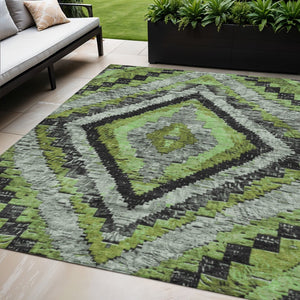 HomeRoots 5' X 8' Artichoke Green & Gray Aztec Rug - Stylish, Washable, Durable for Indoor & Outdoor Use! 624732