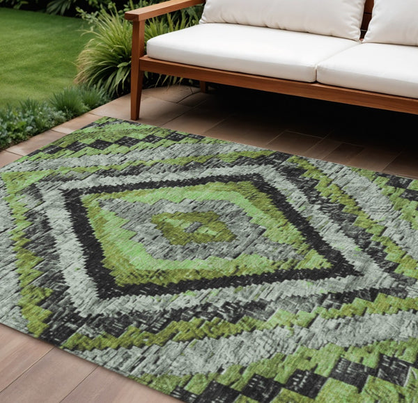 HomeRoots 8' X 10' Artichoke Green & Gray Aztec Rug - Washable, Durable Indoor/Outdoor Area Decor for High-Traffic Spaces 624734