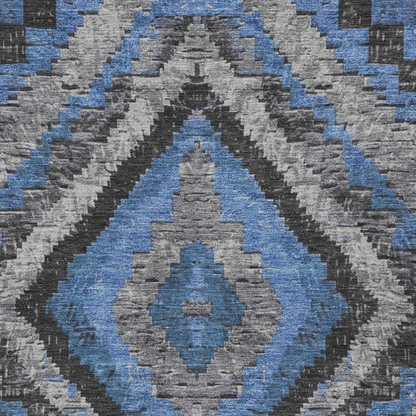 HomeRoots 5' Blue and Gray Aztec Washable Area Rug – Durable Indoor/Outdoor Design for Modern Spaces & Easy Care 624744