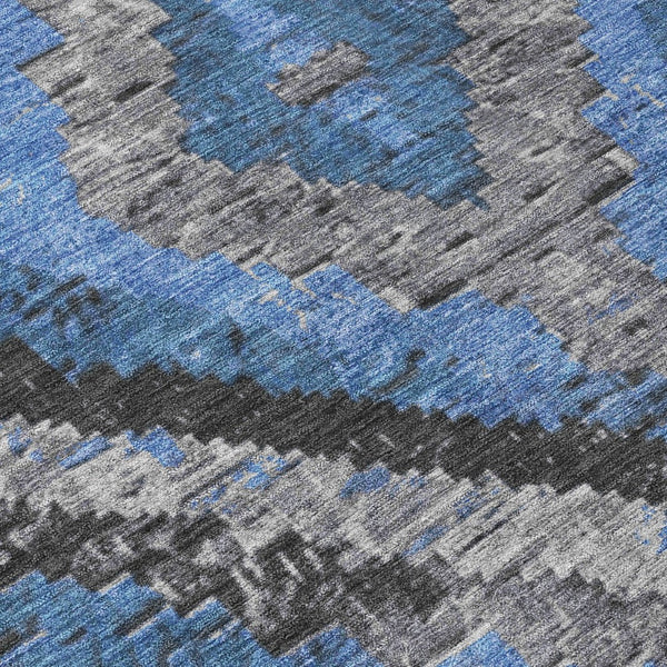 HomeRoots 8' Blue And Gray Round Aztec Rug – Durable, Washable Design for Indoor & Outdoor Living Spaces 624745