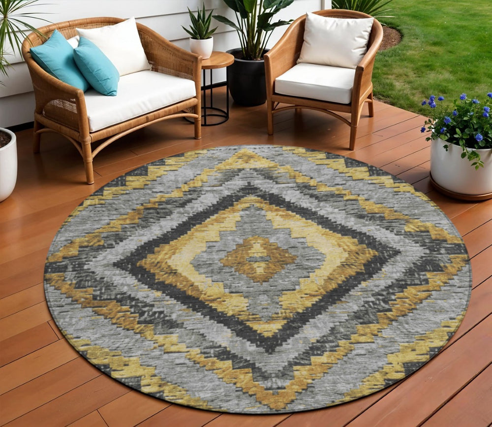 HomeRoots 8' Gold and Gray Round Aztec Indoor Outdoor Area Rug – Stylish, Washable, Durable & Family-Friendly Design 624751