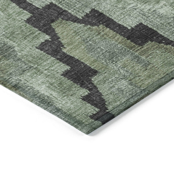 HomeRoots 8' Aztec Round Area Rug - Artichoke Green & Charcoal, Washable, Durable for Indoor & Outdoor Use 624895