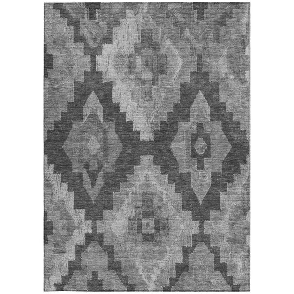 HomeRoots 5' Gray and Charcoal Aztec Washable Indoor-Outdoor Area Rug - Durable, Stylish, Easy Care Solution! 624912
