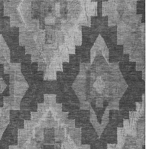 HomeRoots 5' Gray and Charcoal Aztec Washable Indoor-Outdoor Area Rug - Durable, Stylish, Easy Care Solution! 624912