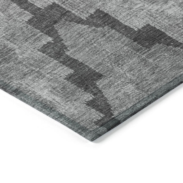 HomeRoots 8' Modern Gray and Charcoal Round Aztec Area Rug - Durable, Washable, Perfect for Indoor & Outdoor Use! 624913
