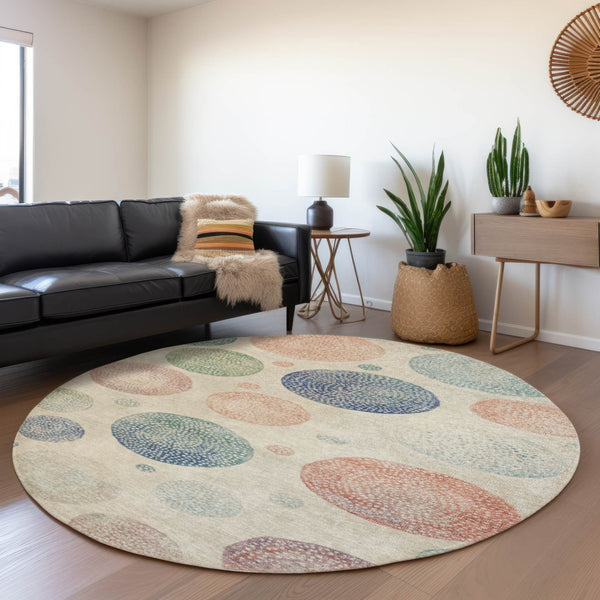 HomeRoots 5' Stylish Ivory and Peach Geometric Area Rug for Indoor and Outdoor Use – Durable, Washable Design 8' Round 625063
