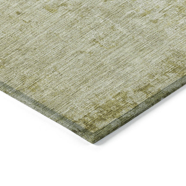 HomeRoots 5' Artichoke Green and Ivory Abstract Washable Area Rug for Indoor and Outdoor High-Traffic Use 8' Round 625219