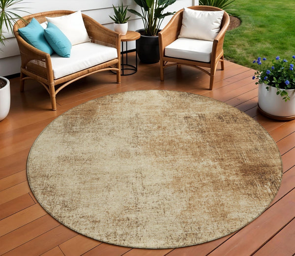 HomeRoots 8' Round Abstract Area Rug in Beige & Brown - Washable, Durable, Modern Design for Indoors & Outdoors 625297