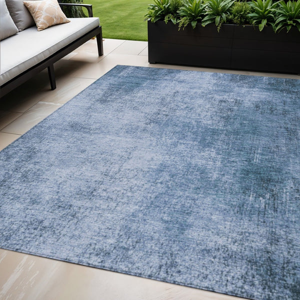 HomeRoots 5' Stylish Blue and Sky Blue Abstract Washable Area Rug for Indoor/Outdoor Spaces - Durable & Versatile! 625302