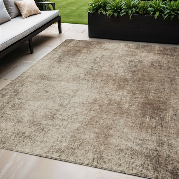 HomeRoots 5' Taupe and Brown Abstract Washable Area Rug – Stylish Indoor/Outdoor Design for High-Traffic Spaces 625320