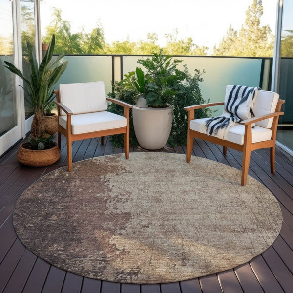 HomeRoots 8' Round Washable Area Rug in Chocolate & Taupe - Modern Abstract Design for Indoor & Outdoor Use 625327