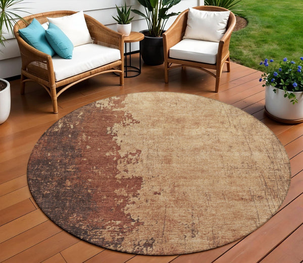 HomeRoots 8' Rust and Copper Round Abstract Area Rug - Stylish, Washable, Durable for Indoor & Outdoor Use 625345