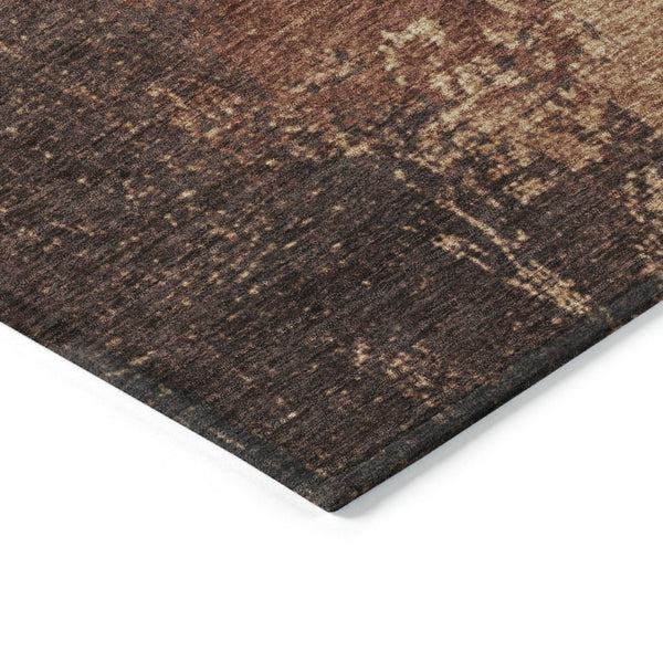 HomeRoots 8' Rust and Copper Round Abstract Area Rug - Stylish, Washable, Durable for Indoor & Outdoor Use 625345