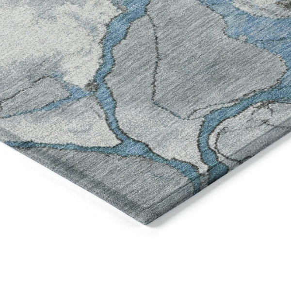 HomeRoots 8' Blue and Charcoal Round Abstract Washable Rug - Stylish Indoor/Outdoor Area Rug for Any Space 625471