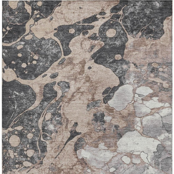 HomeRoots 5' Stylish Brown & Charcoal Abstract Washable Area Rug for Indoor/Outdoor Durability & Elegance 625488