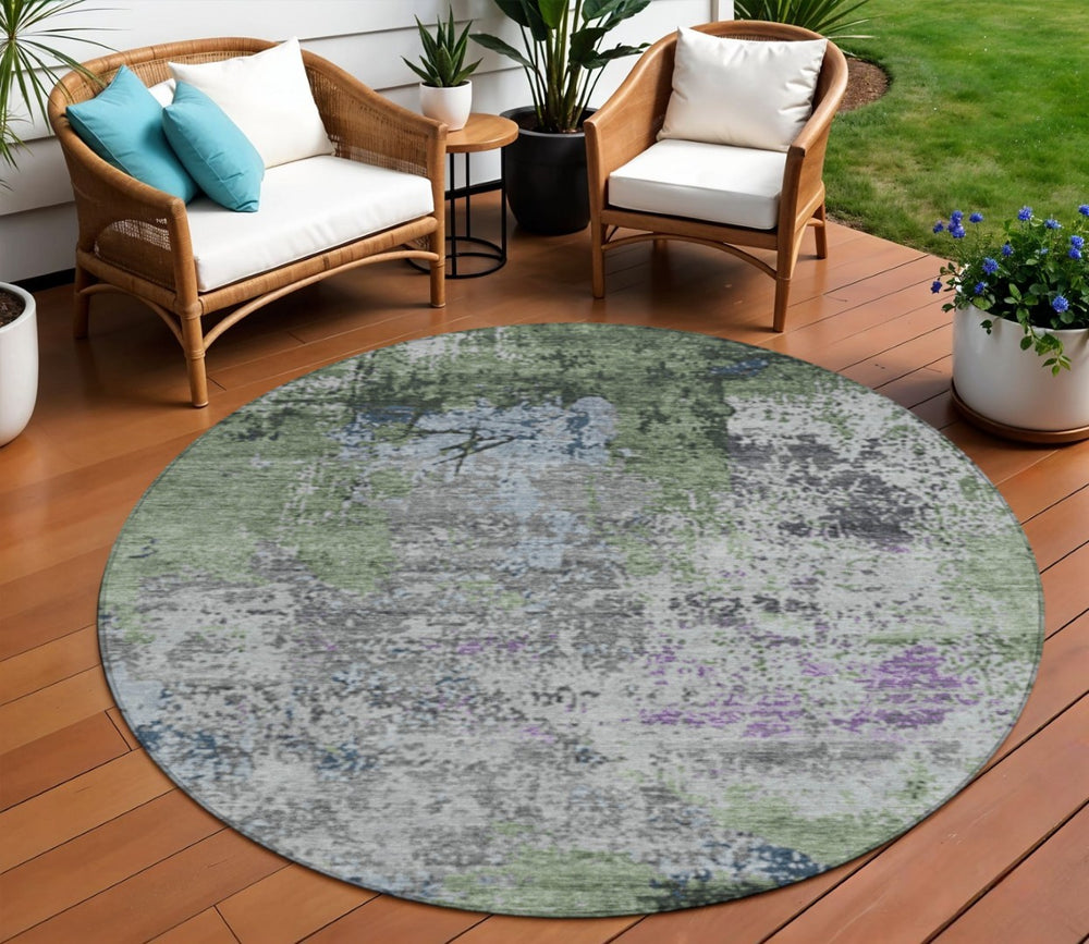 HomeRoots 8' Fern Green & Ivory Round Abstract Rug – Stylish, Washable Indoor/Outdoor Area Rug for All Spaces 625519