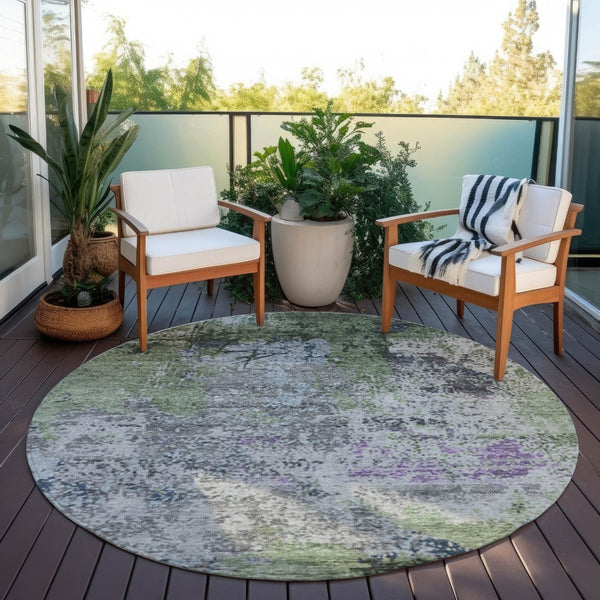 HomeRoots 8' Fern Green & Ivory Round Abstract Rug – Stylish, Washable Indoor/Outdoor Area Rug for All Spaces 625519