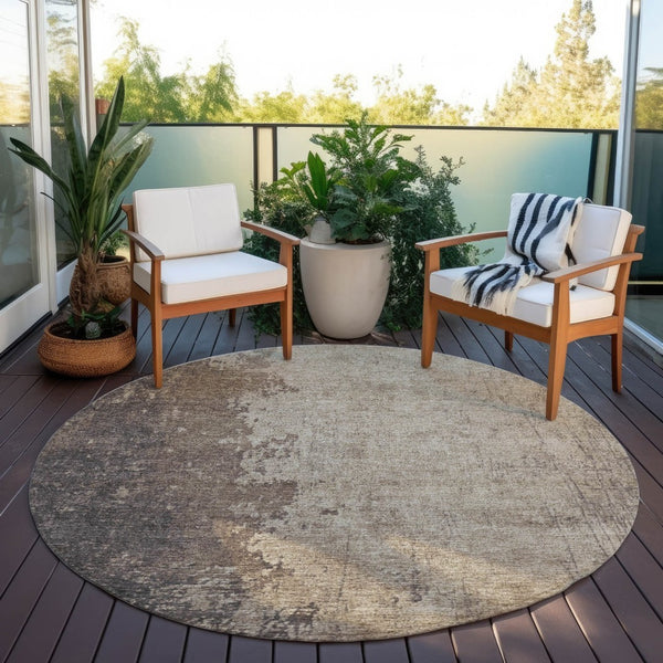 HomeRoots 8' Taupe and Beige Round Abstract Rug - Stylish, Machine Washable, Indoor & Outdoor, Durable Design 625573