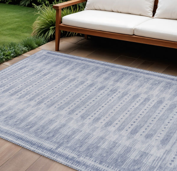 HomeRoots 8' X 10' Blue and Ivory Geometric Rug – Stylish, Washable Area Rug for Indoor & Outdoor Spaces 625807