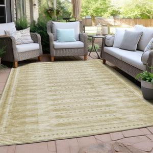 HomeRoots 5' Gold and Beige Geometric Washable Area Rug - Durable, Stylish Indoor/Outdoor Accent for All Spaces 625811