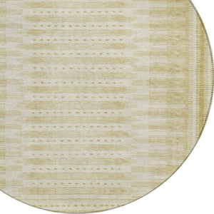 HomeRoots 8' Gold and Beige Geometric Round Washable Area Rug for Indoor & Outdoor Spaces - Stylish Comfort 625812