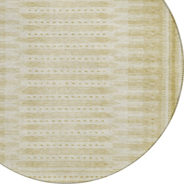 HomeRoots 8' Gold and Beige Geometric Round Washable Area Rug for Indoor & Outdoor Spaces - Stylish Comfort 625812