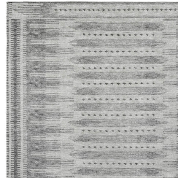 HomeRoots 5' Gray and Silver Geometric Area Rug - Washable, Indoor/Outdoor, Durable Design for Modern Spaces 625817