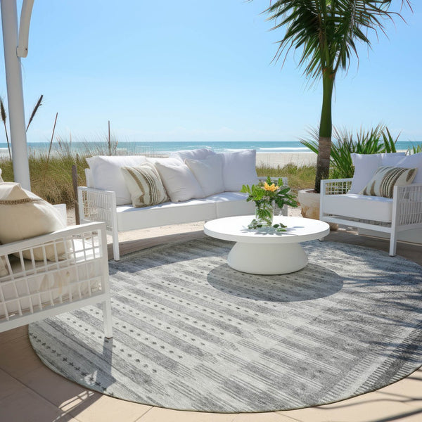 HomeRoots 8' Gray and Silver Round Geometric Area Rug – Modern, Washable Design for Indoor & Outdoor Spaces! 625818
