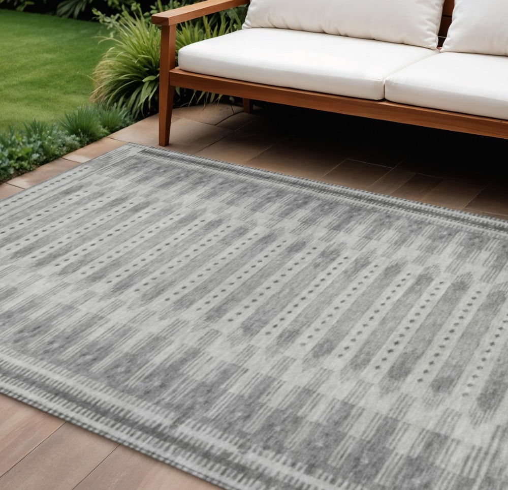 HomeRoots 10' X 14' Stylish Gray & Silver Geometric Area Rug – Durable, Washable Indoor/Outdoor Comfort! 625821