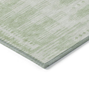 HomeRoots 8' Sage and Ivory Round Geometric Rug - Stylish, Washable Indoor/Outdoor Area Rug for High-Traffic Spaces 625830