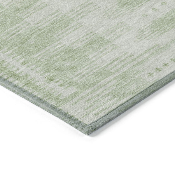 HomeRoots 8' Sage and Ivory Round Geometric Rug - Stylish, Washable Indoor/Outdoor Area Rug for High-Traffic Spaces 625830