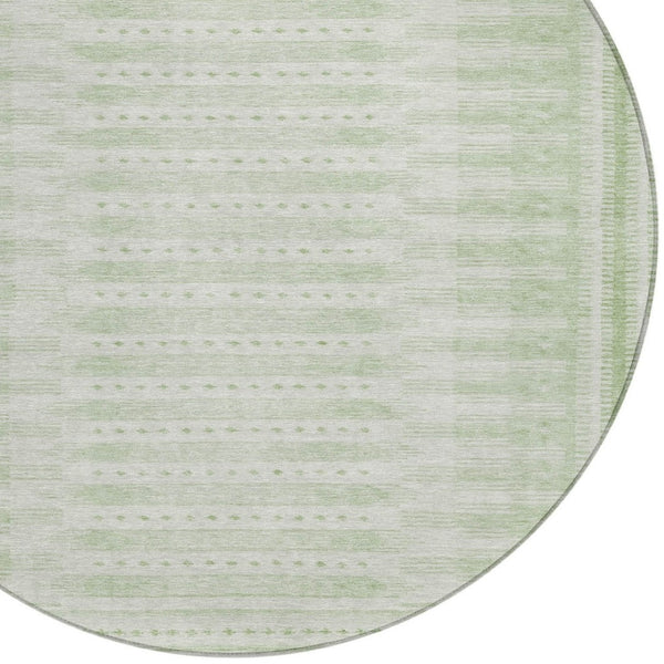 HomeRoots 8' Sage and Ivory Round Geometric Rug - Stylish, Washable Indoor/Outdoor Area Rug for High-Traffic Spaces 625830