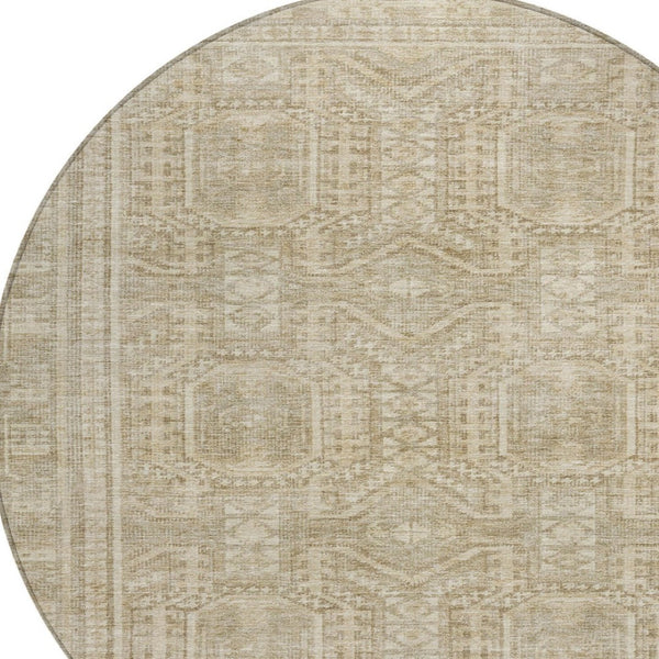 HomeRoots 8' Beige and Ivory Round Geometric Area Rug - Washable, Durable, Perfect for Indoor & Outdoor Spaces 625896