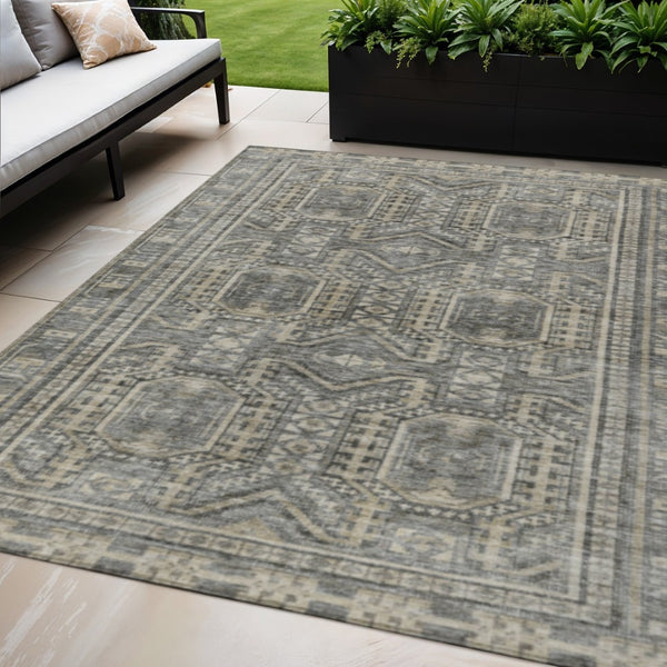 HomeRoots 5' Stylish Pewter and Beige Geometric Area Rug - Washable, Durable for Indoor & Outdoor Spaces 625925