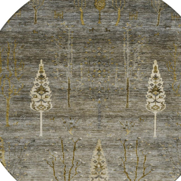 HomeRoots 8' Round Floral Pewter and Gold Area Rug - Washable, Durable, Indoor/Outdoor Charm for Any Space 625998