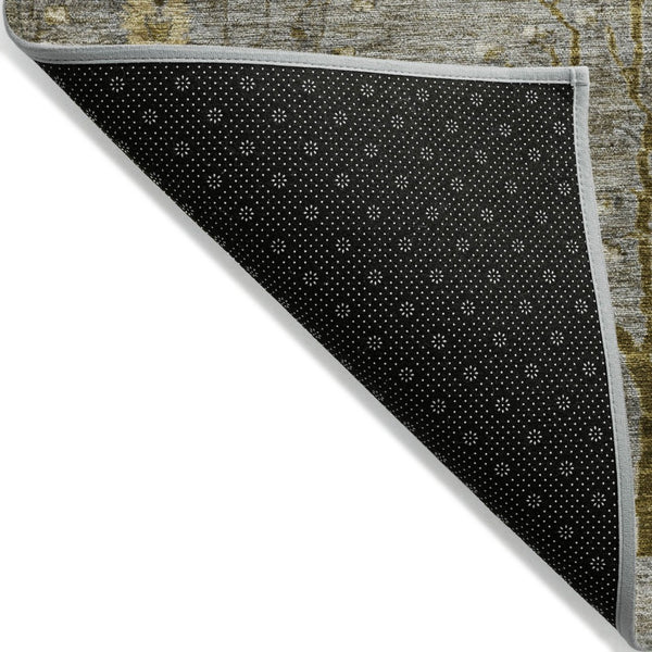 HomeRoots 8' Round Floral Pewter and Gold Area Rug - Washable, Durable, Indoor/Outdoor Charm for Any Space 625998