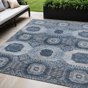 HomeRoots 5' Blue and Ivory Medallion Washable Area Rug - Durable, Stylish for Indoor & Outdoor Use, 5x8 Feet 626099
