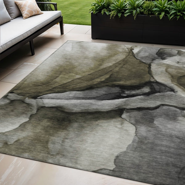 HomeRoots 5' Gray and Silver Abstract Indoor Outdoor Area Rug - Stylish, Washable, Durable for Modern Spaces 5' X 8' 626471