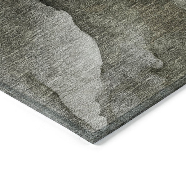 HomeRoots 5' Gray and Silver Abstract Indoor Outdoor Area Rug - Stylish, Washable, Durable for Modern Spaces 8' Round 626472