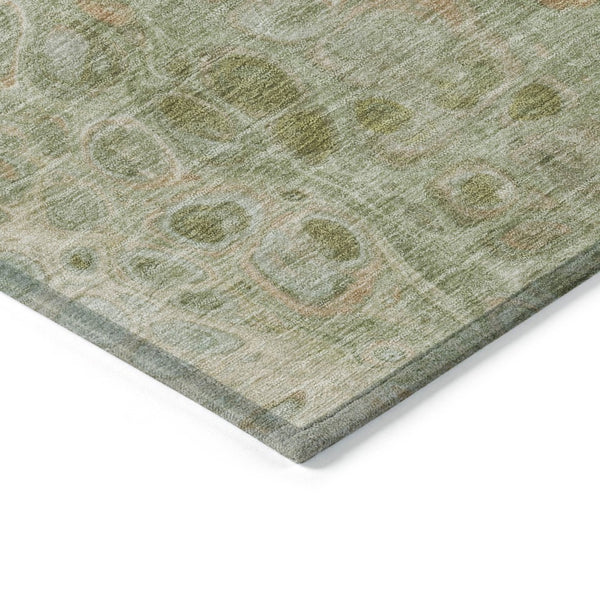 HomeRoots 5' Artichoke Green and Beige Abstract Area Rug – Stylish Washable Design for Indoor and Outdoor Use 8' Round 626644