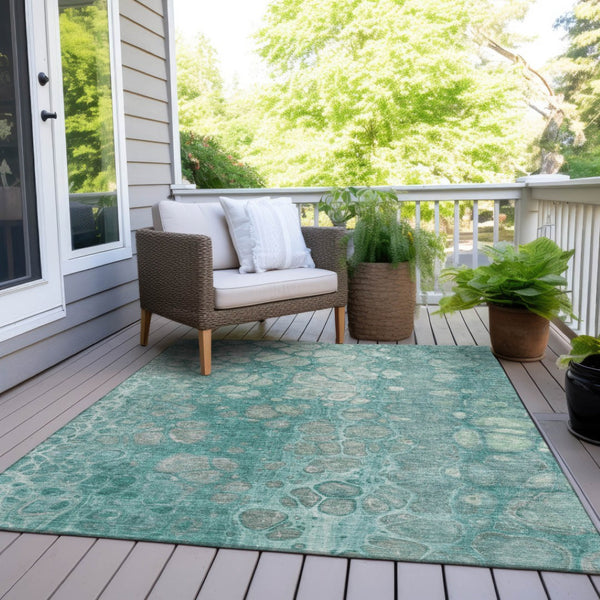HomeRoots 5' Aqua and Silver Abstract Area Rug - Modern Design for Indoor and Outdoor Spaces, Easy Care & Durable 9' X 12' 626652