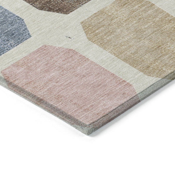 HomeRoots 5' Versatile Indoor Outdoor Area Rug with Geometric Design in Linen Ivory and Denim Blue Style 8' Round 627028