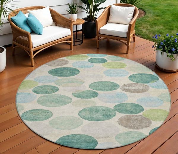 HomeRoots 5' Durable Indoor Outdoor Area Rug in Teal Blue Green and Ivory Geometric Design for Easy Care 8' Round 627046