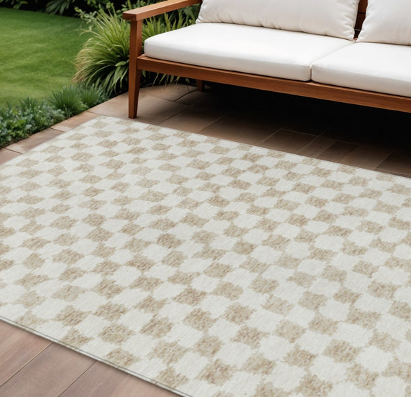 HomeRoots 5' Beige and Ivory Geometric Indoor-Outdoor Area Rug - Stylish, Durable, and Machine Washable Design 9' X 12' 627186