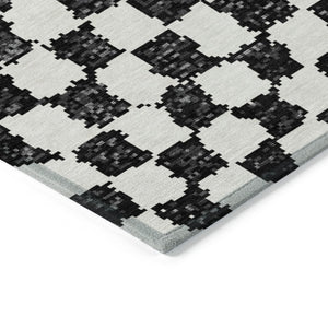 HomeRoots 5' Black and Ivory Geometric Area Rug – Durable, Washable, Perfect for Indoor and Outdoor Spaces 8' Round 627190
