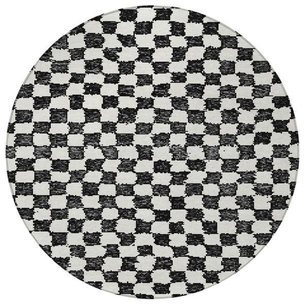 HomeRoots 5' Black and Ivory Geometric Area Rug – Durable, Washable, Perfect for Indoor and Outdoor Spaces 8' Round 627190