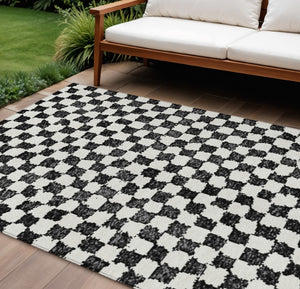 HomeRoots 5' Black and Ivory Geometric Area Rug – Durable, Washable, Perfect for Indoor and Outdoor Spaces 9' X 12' 627192