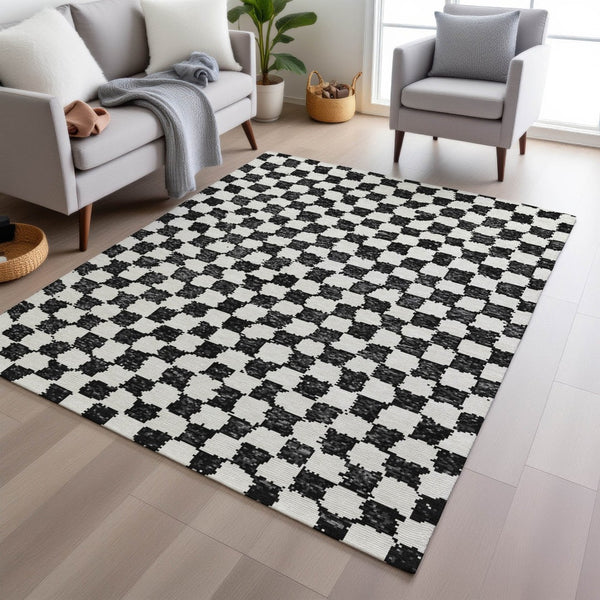 HomeRoots 5' Black and Ivory Geometric Area Rug – Durable, Washable, Perfect for Indoor and Outdoor Spaces 10' X 14' 627193